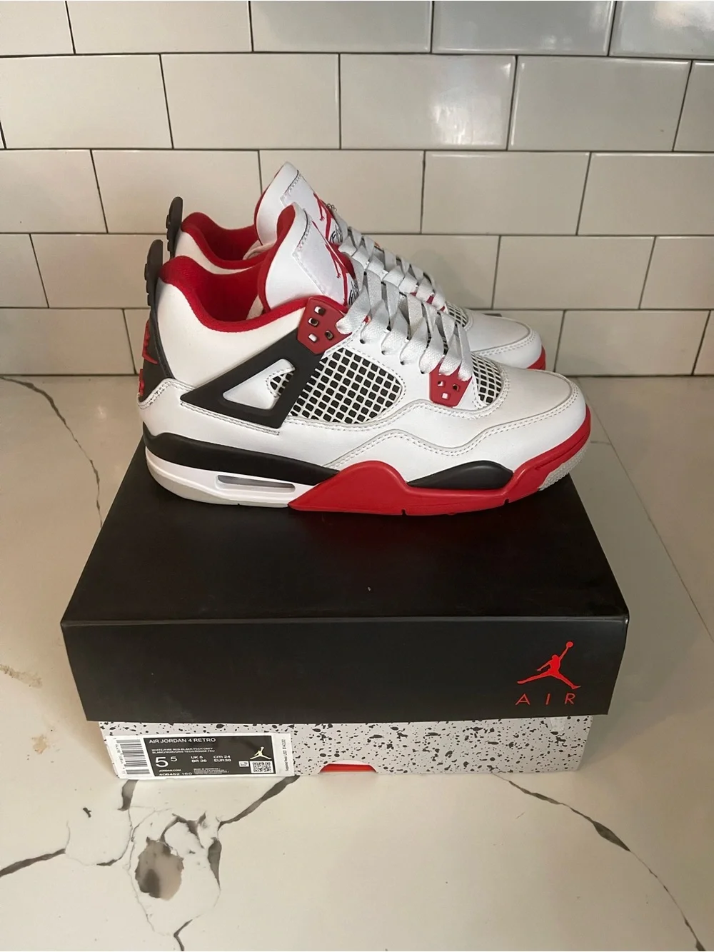 Men’s Retro 4 Fire Red Size 5.5.